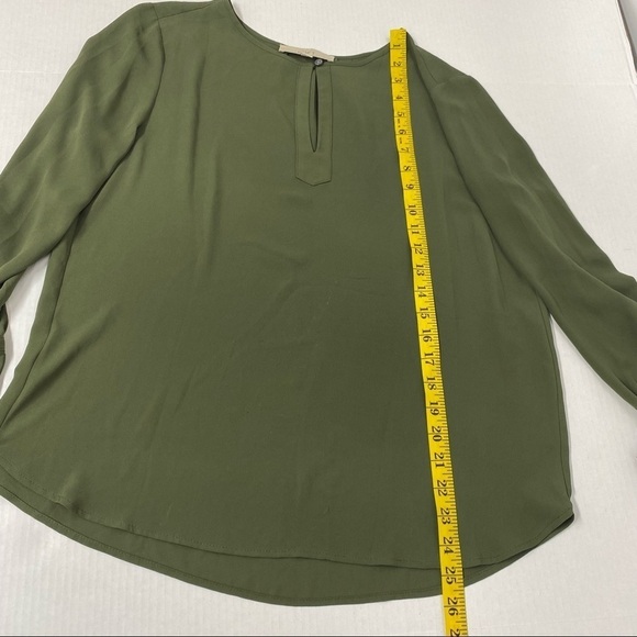 Loft Semi Sheer Army Green Belle Sleeve with Key Hole Women’s Top Medium Petite - Picture 4 of 10